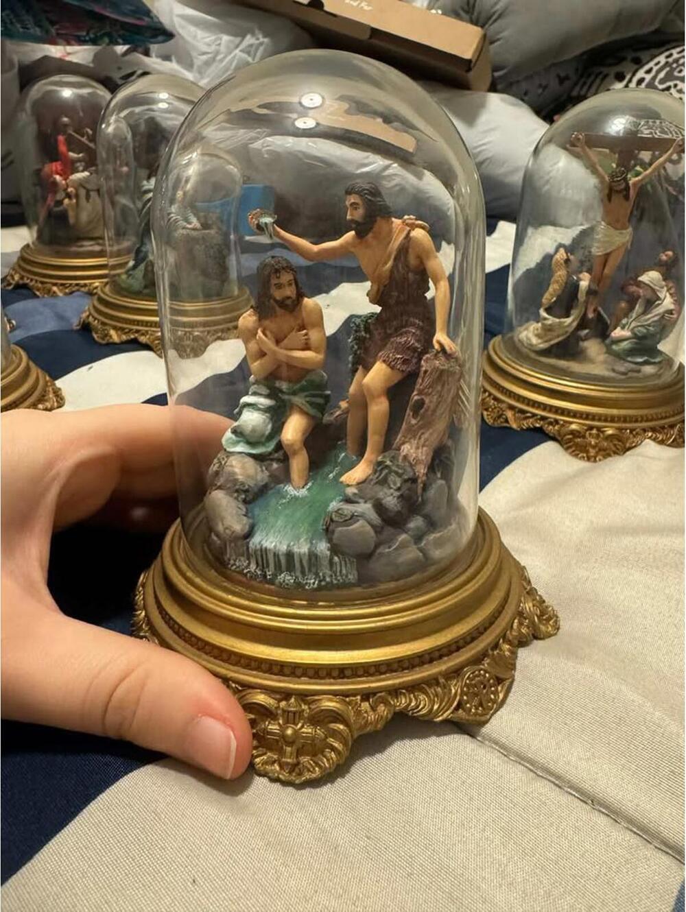 Vintage Franklin Mint Glass Dome Figures - Set of 6 - Mint Condition - Picture 4 of 9